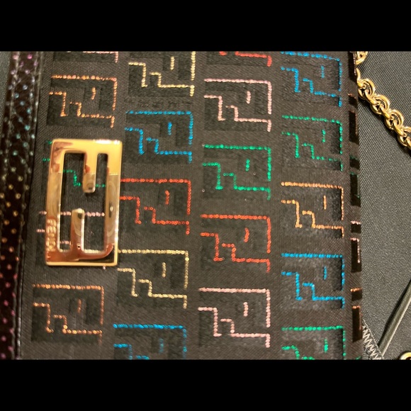 Fendi logo wallet on chain woc clutch skin and leather in black - Picture 3 of 8